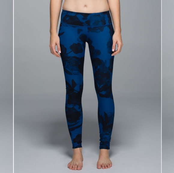 lululemon athletica Pants - Lululemon Wunder Under Pant Full-On Luxtreme inky floral Leggings Size 6